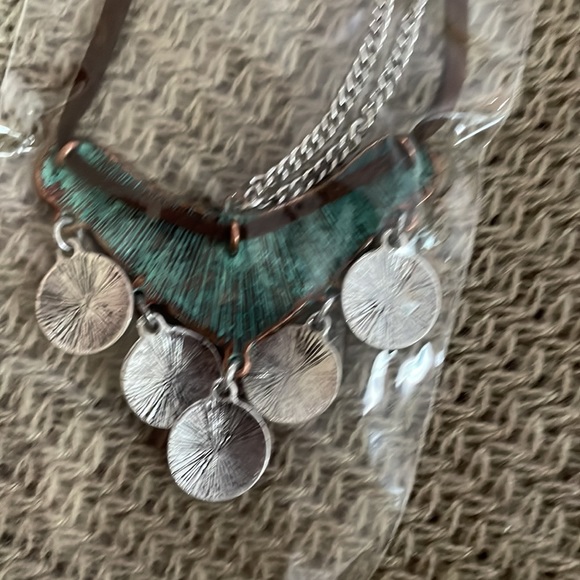 Mia Inspirations turquoise necklace and stud earrings-NWT - Picture 5 of 5